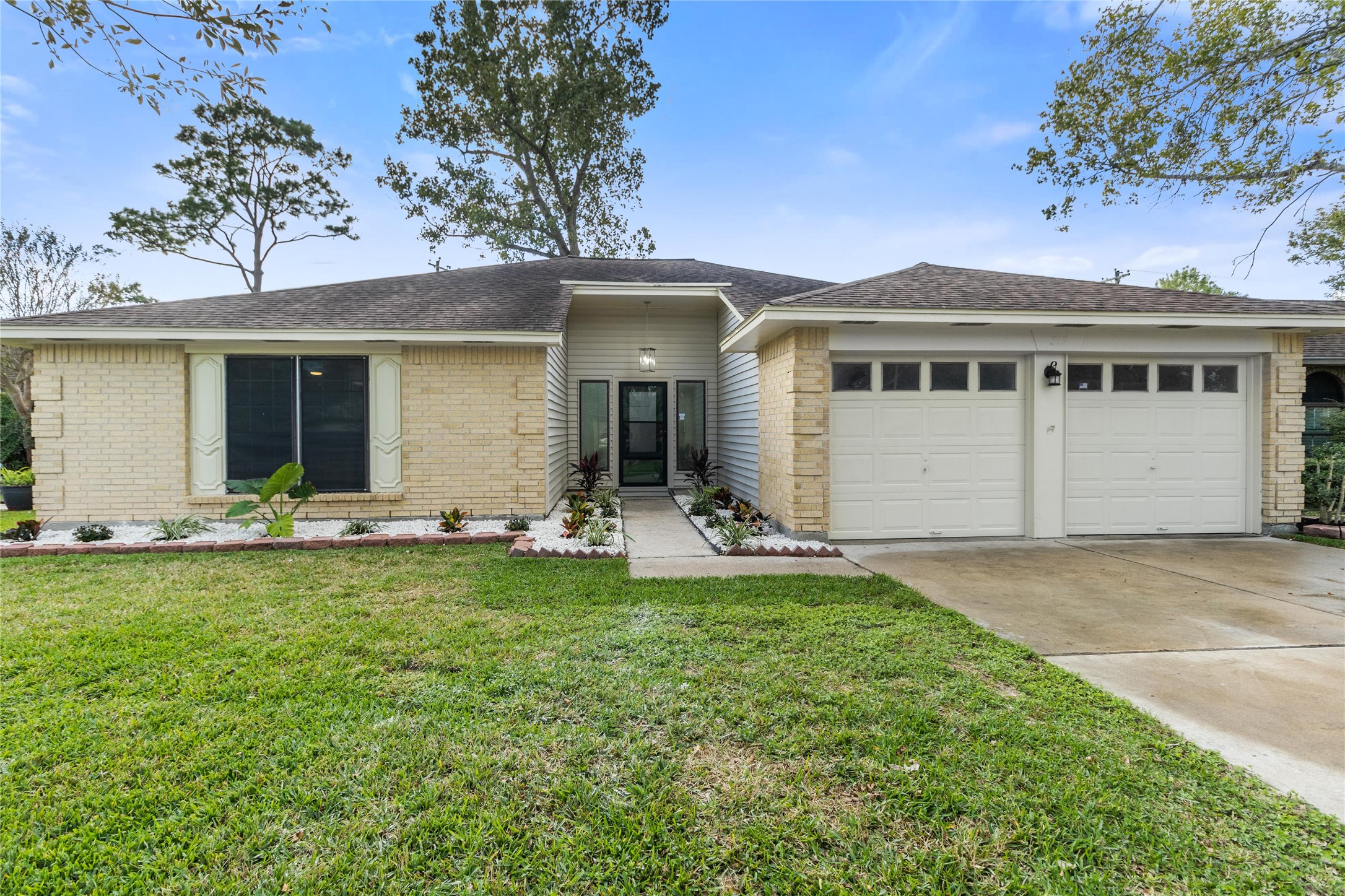 319 Forest Hills Drive League City TX 77573
