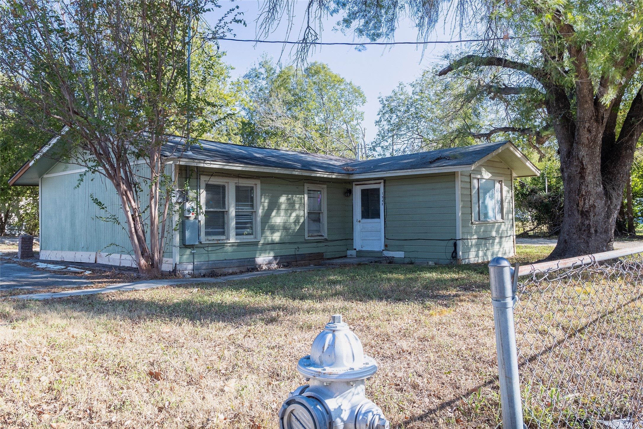 1343 Hidalgo Street Seguin TX 78155