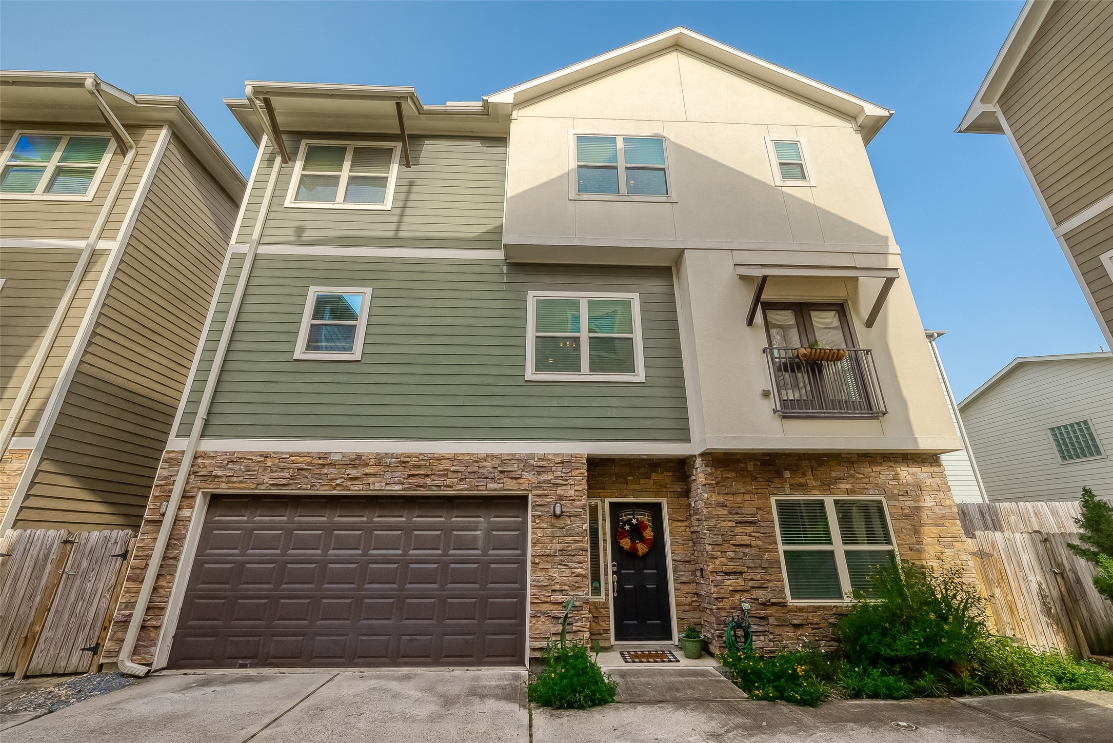 933 W 24th Street D Houston TX 77008
