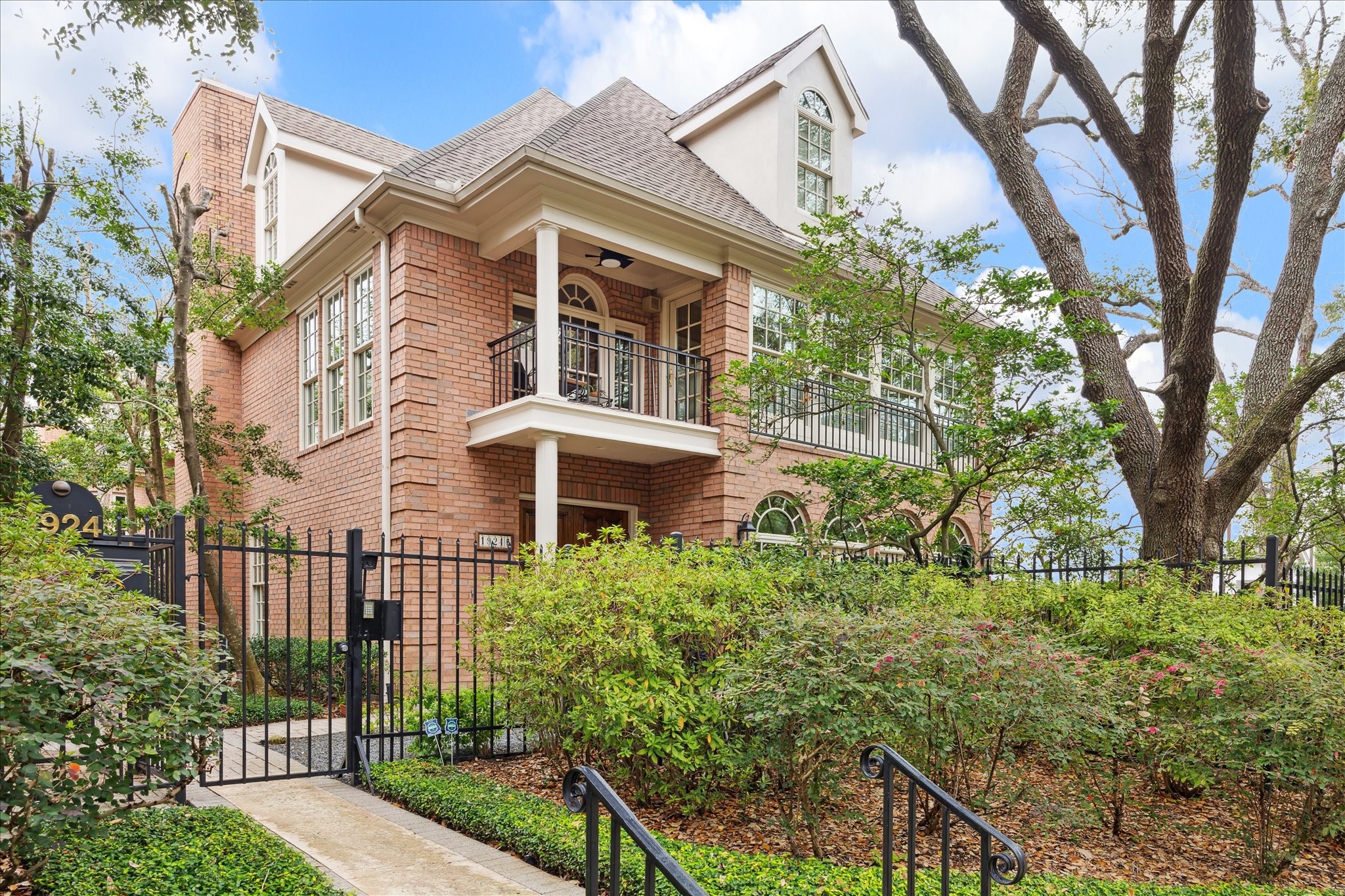 1924 South Boulevard B Houston TX 77098