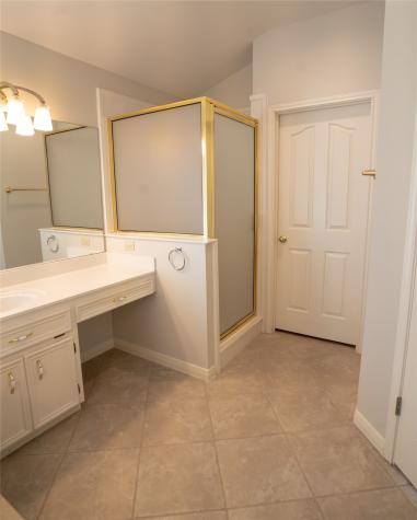 604 Texas Avenue Shiner TX 77984