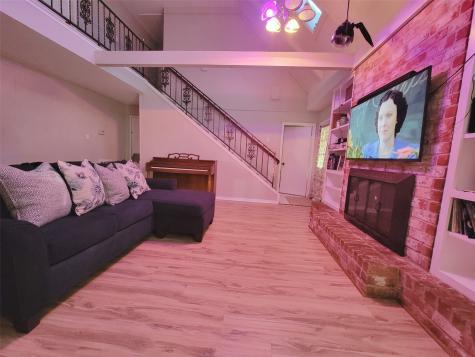 834 Voyager Drive Houston TX 77062