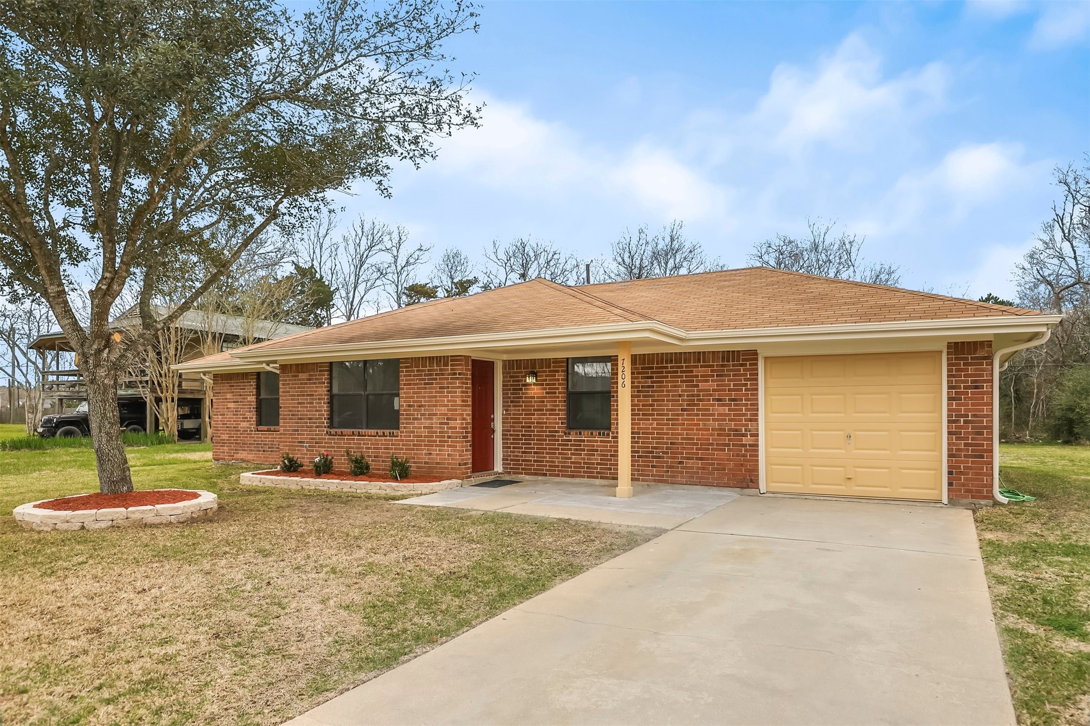 7206 Smith Drive Hitchcock TX 77563