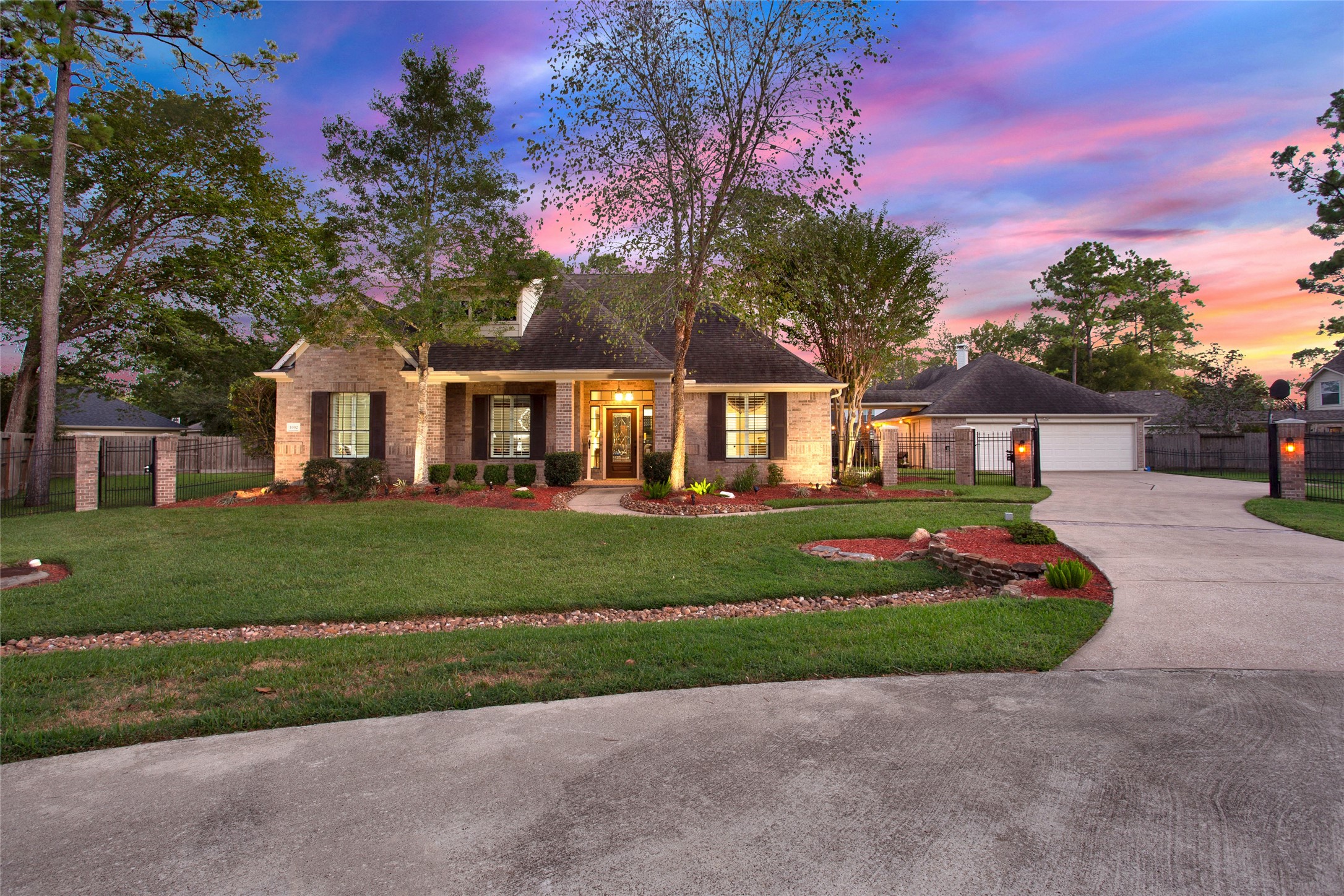 1002 Acorn Court Friendswood TX 77546