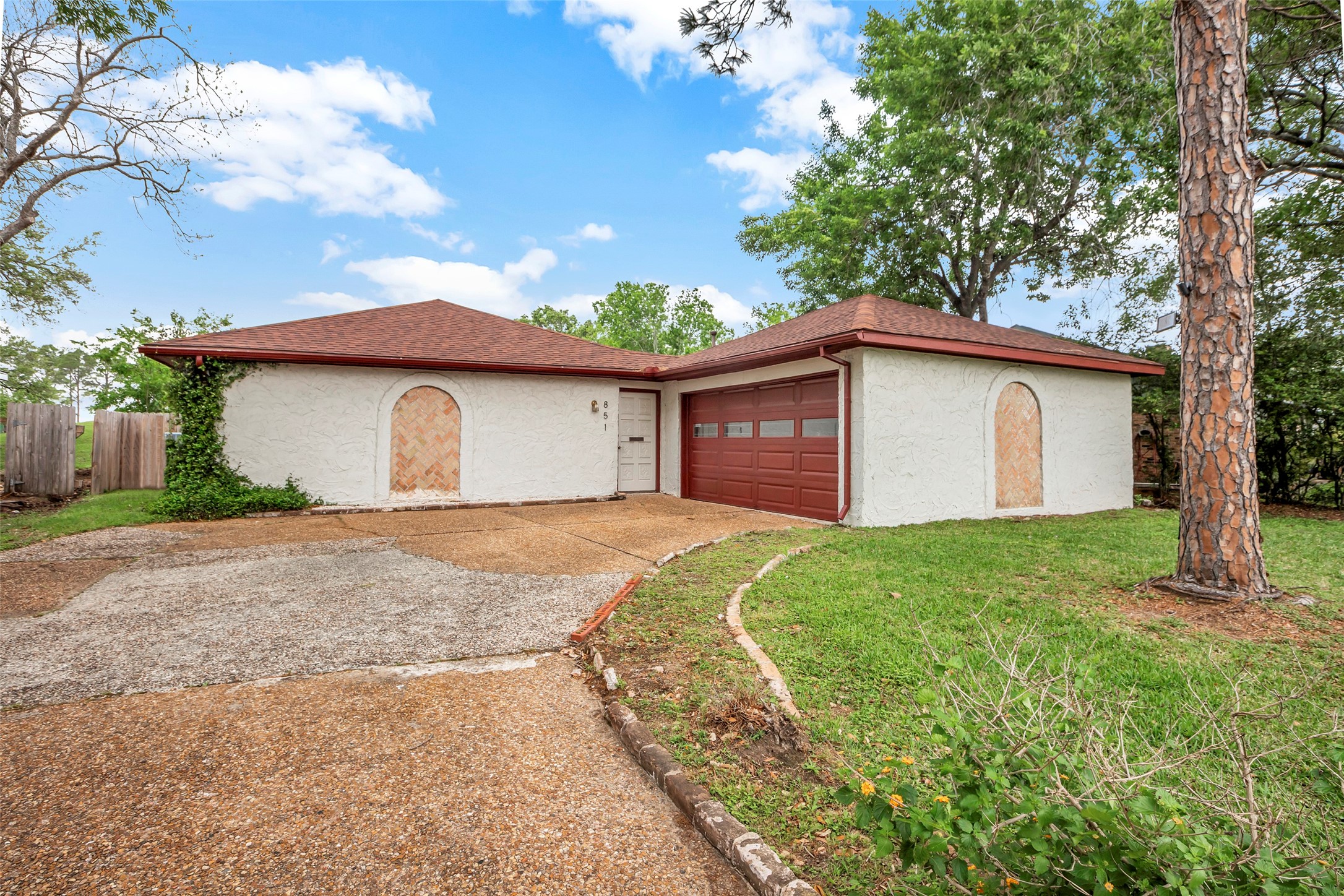 851 Seafoam Road Houston TX 77062