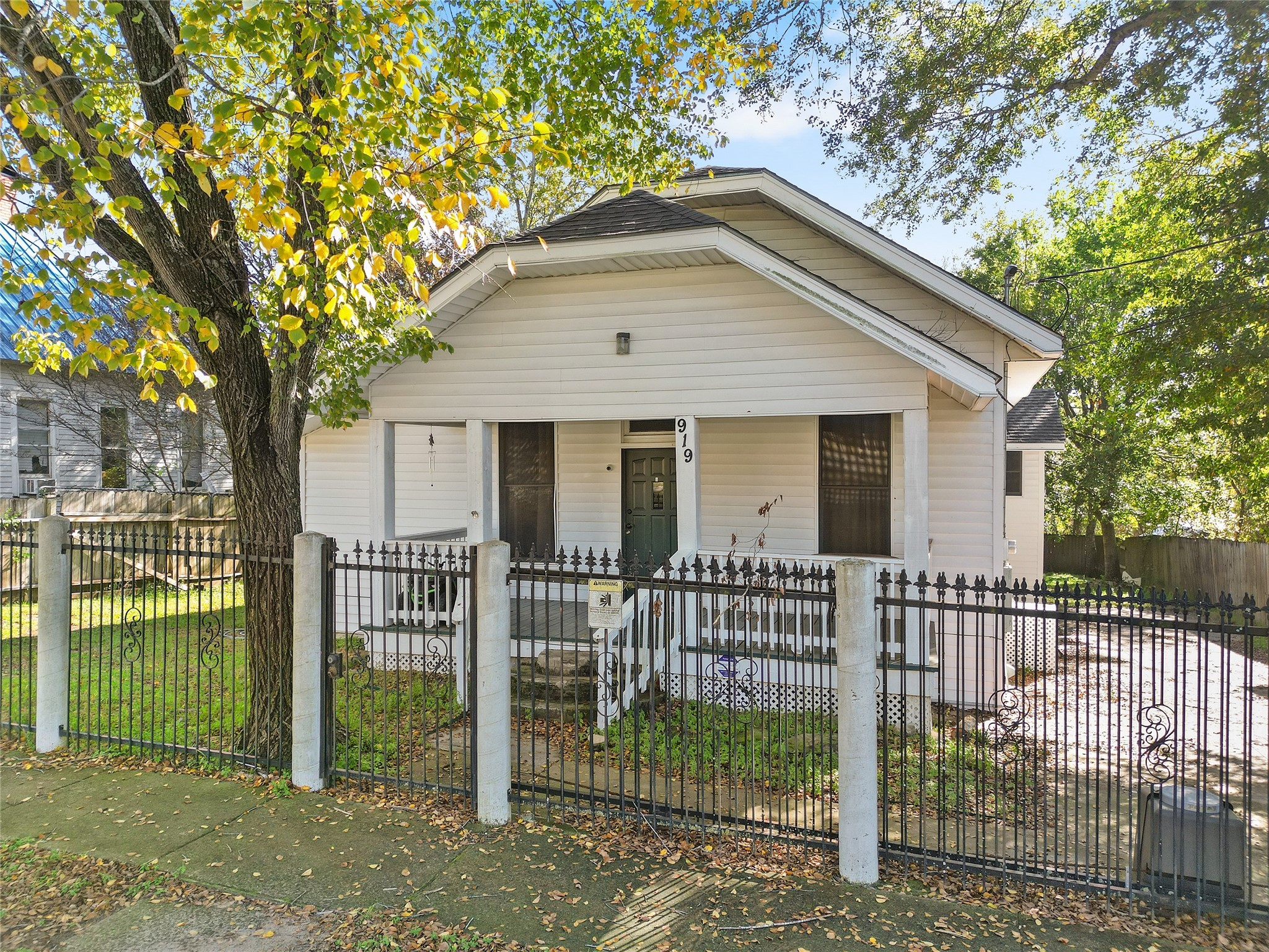 919 10th Street Huntsville TX 77320