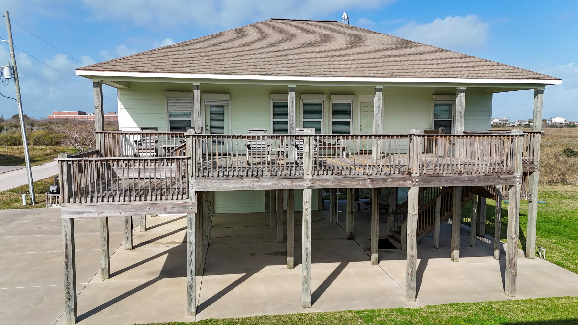 906 Helen Boulevard Crystal Beach TX 77650