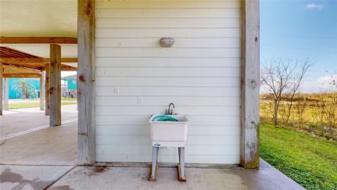 906 Helen Boulevard Crystal Beach TX 77650