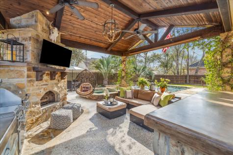 2119 Misty River Trail Kingwood TX 77345