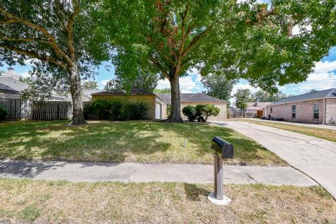7107 Las Brisas Drive Houston TX 77083