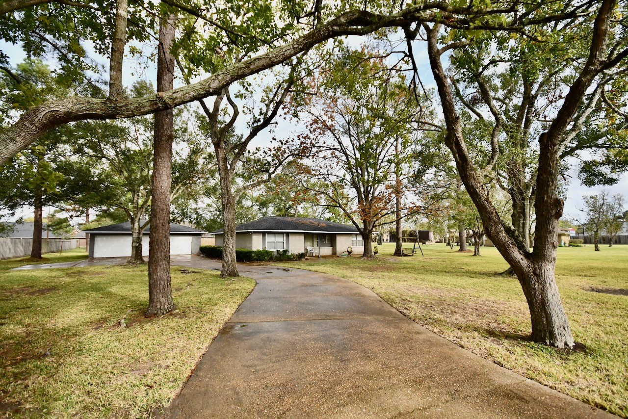 105 Prairie Wilde Street Friendswood TX 77546