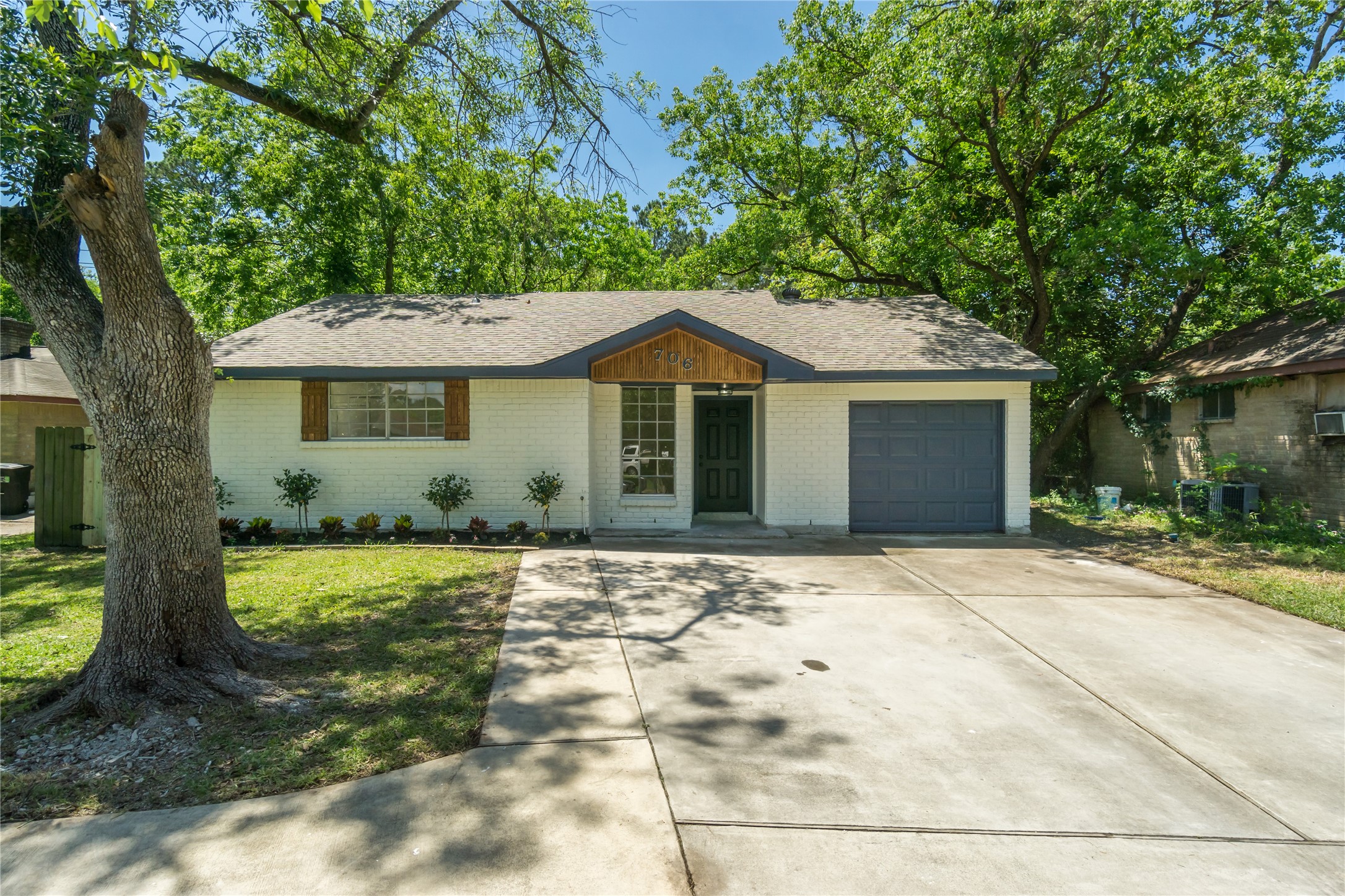 706 Grassmont Street Channelview TX 77530
