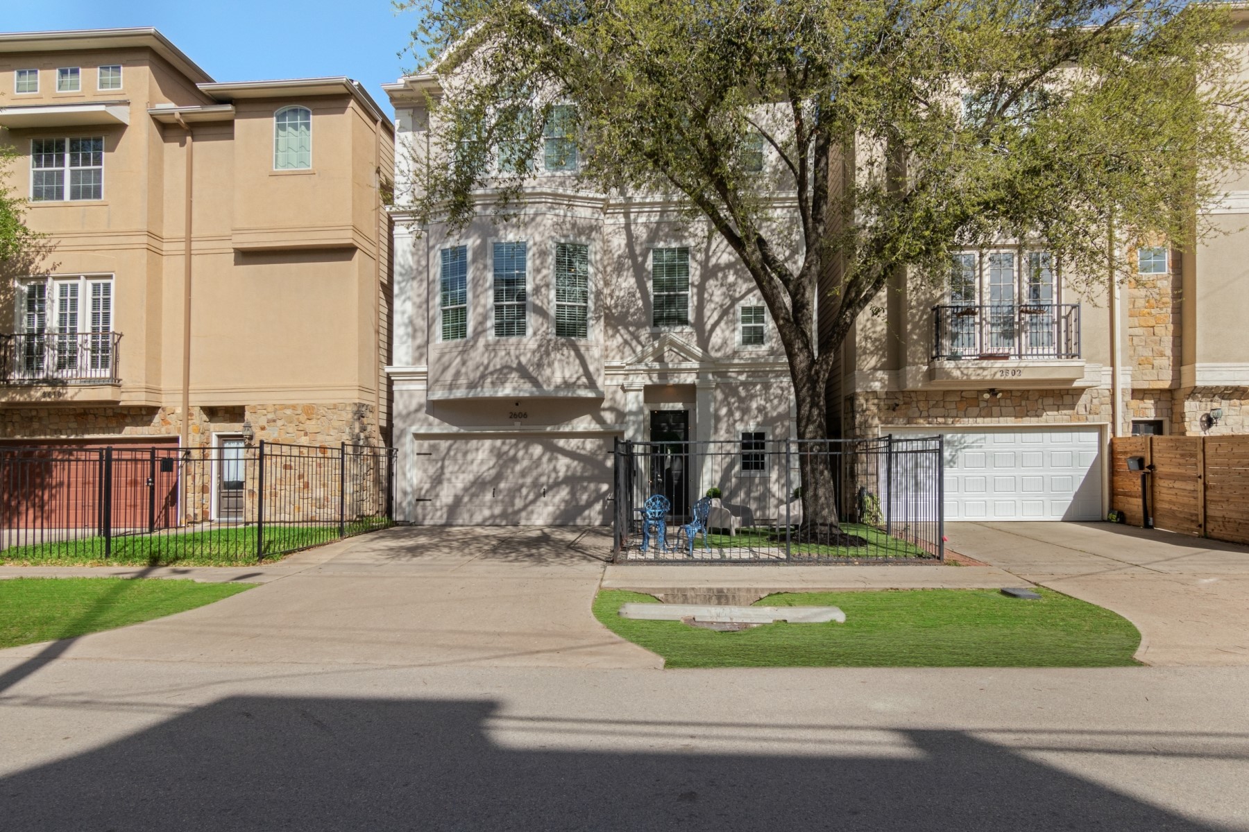2606 Maxroy Street Houston TX 77007