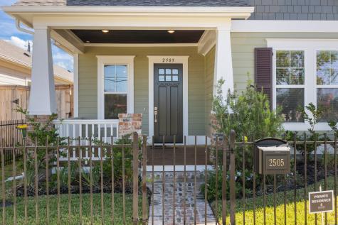 2505 S Houston Avenue Pearland TX 77581