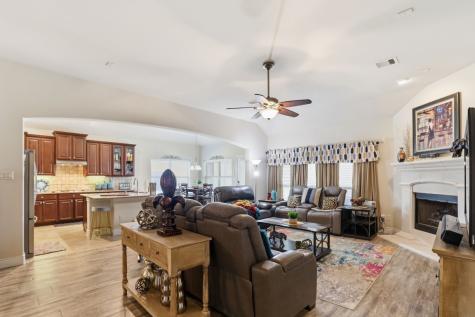 12403 Emerald Lane Mont Belvieu TX 77535
