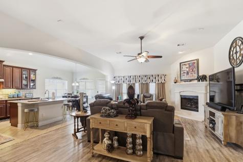 12403 Emerald Lane Mont Belvieu TX 77535