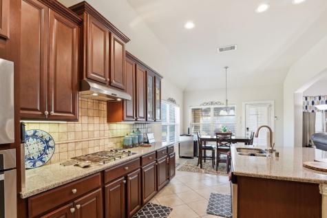12403 Emerald Lane Mont Belvieu TX 77535
