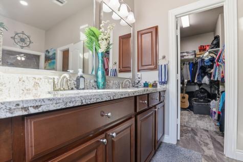 12403 Emerald Lane Mont Belvieu TX 77535