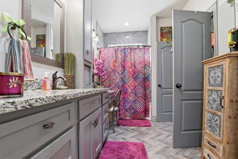 12403 Emerald Lane Mont Belvieu TX 77535