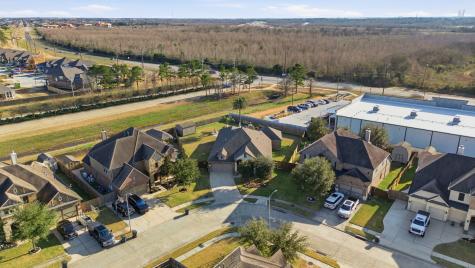 12403 Emerald Lane Mont Belvieu TX 77535