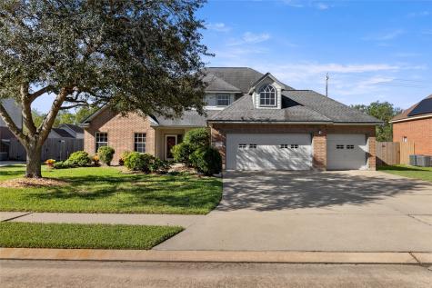 123 Indian Warrior Trail Lake Jackson TX 77566