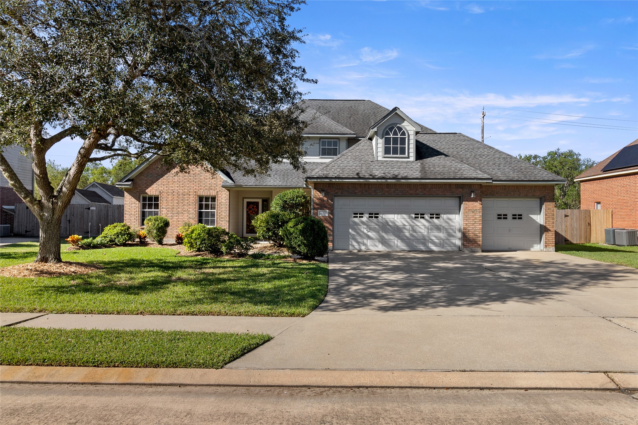 123 Indian Warrior Trail Lake Jackson TX 77566