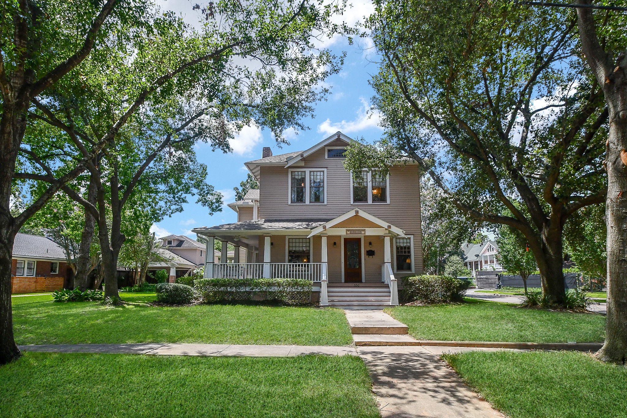 530 Byrne Street Houston TX 77009