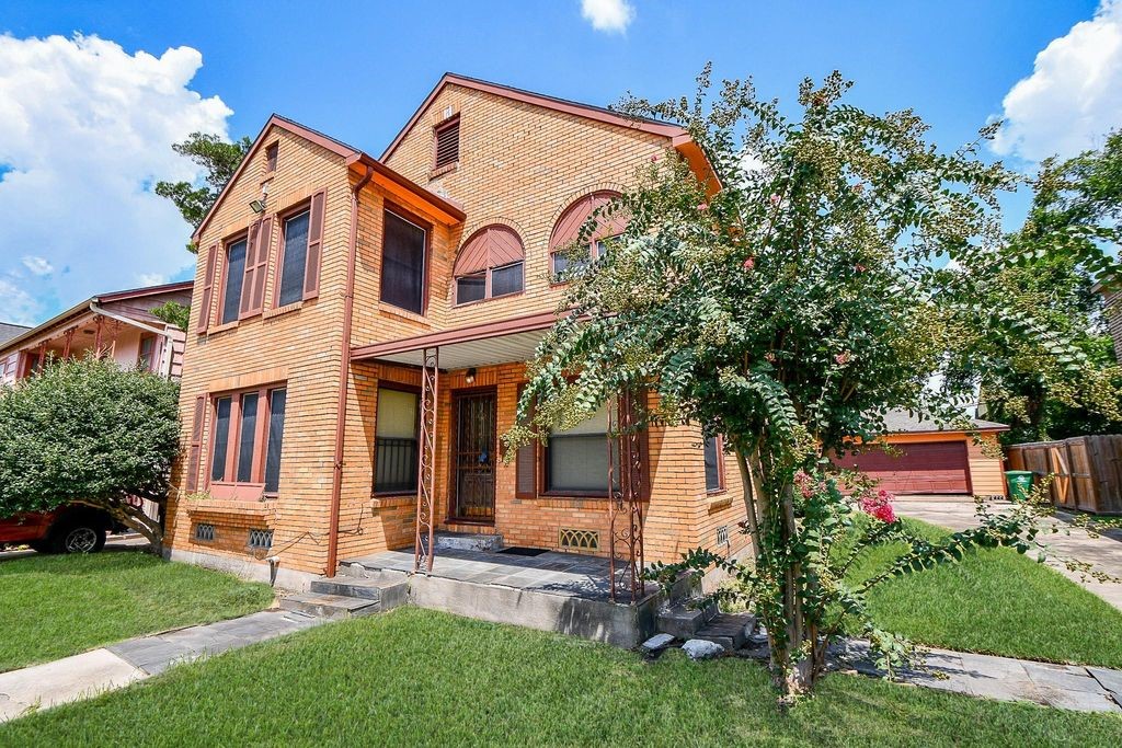 3217 Calumet Street Houston TX 77004
