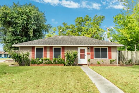 332 Redwood Street Lake Jackson TX 77566