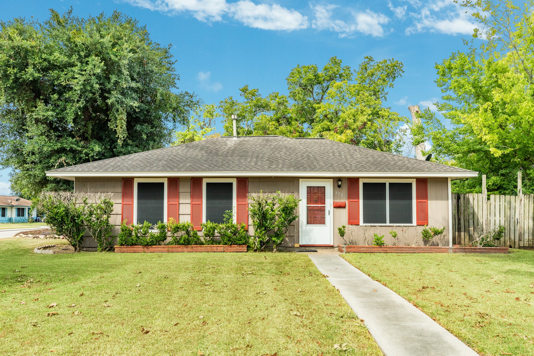 332 Redwood Street Lake Jackson TX 77566