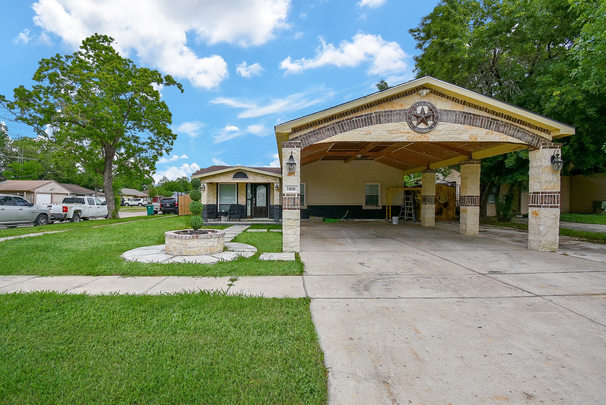1108 W Ellaine Avenue Pasadena TX 77506