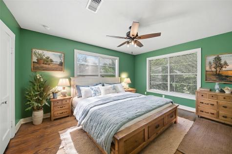 305 E Hilburn Street Bellville TX 77418