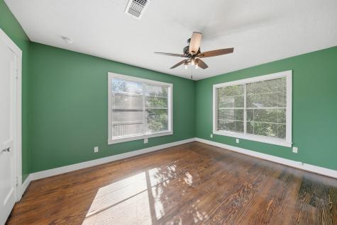 305 E Hilburn Street Bellville TX 77418