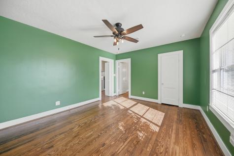 305 E Hilburn Street Bellville TX 77418