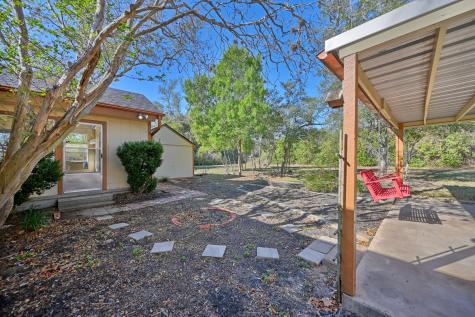 305 E Hilburn Street Bellville TX 77418