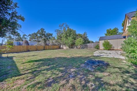 305 E Hilburn Street Bellville TX 77418