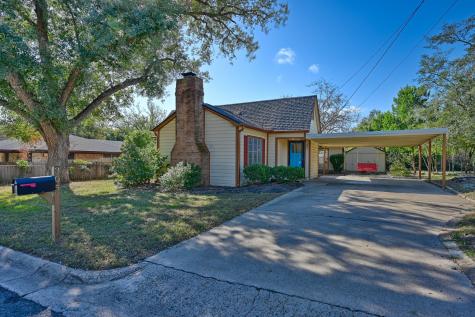 305 E Hilburn Street Bellville TX 77418