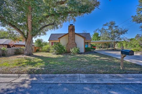 305 E Hilburn Street Bellville TX 77418