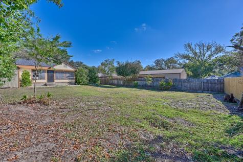 305 E Hilburn Street Bellville TX 77418