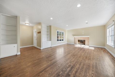 305 E Hilburn Street Bellville TX 77418