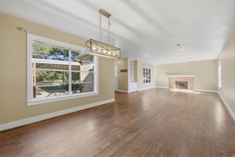 305 E Hilburn Street Bellville TX 77418