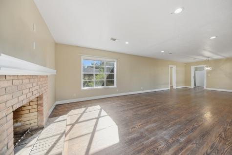 305 E Hilburn Street Bellville TX 77418
