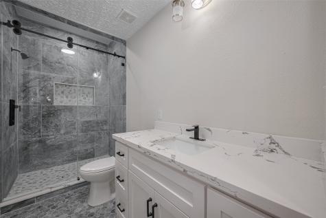 2206 Hoskins Drive Houston TX 77080