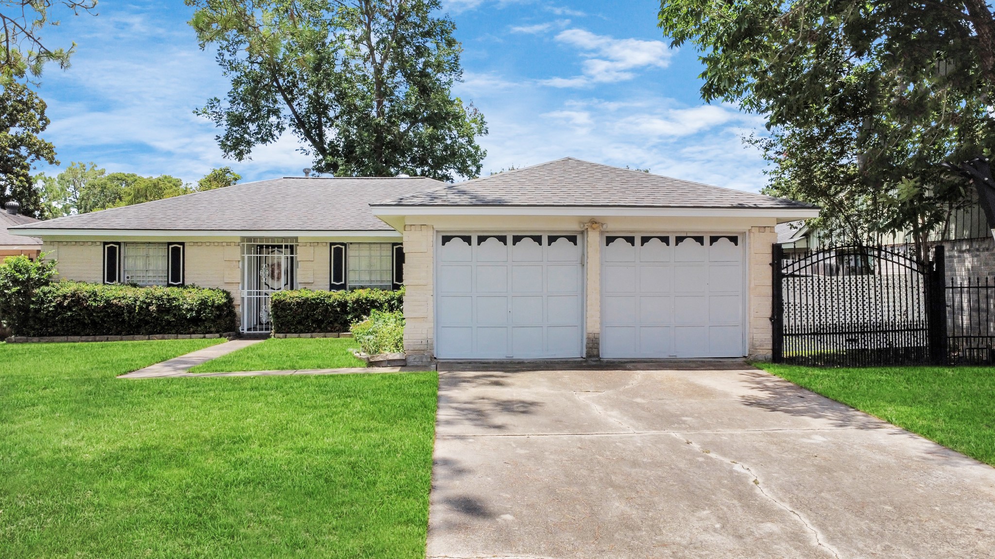 10210 Huntington Wood Drive Houston TX 77099