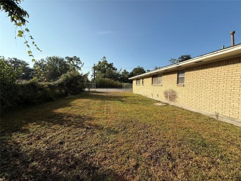 7325 Ley Road Houston TX 77028