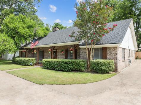 907 E Houston Avenue Crockett TX 75835