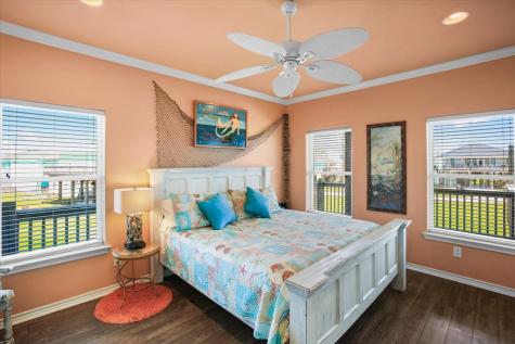 942 Palm Ridge Drive Crystal Beach TX 77650