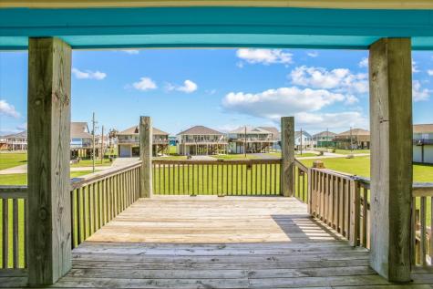 942 Palm Ridge Drive Crystal Beach TX 77650