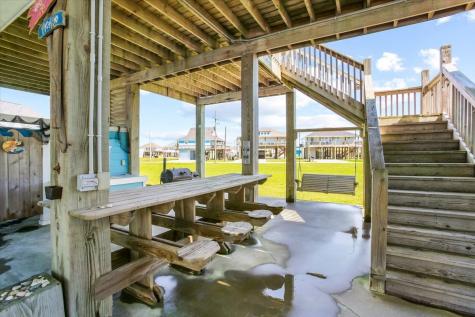 942 Palm Ridge Drive Crystal Beach TX 77650