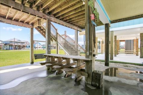 942 Palm Ridge Drive Crystal Beach TX 77650